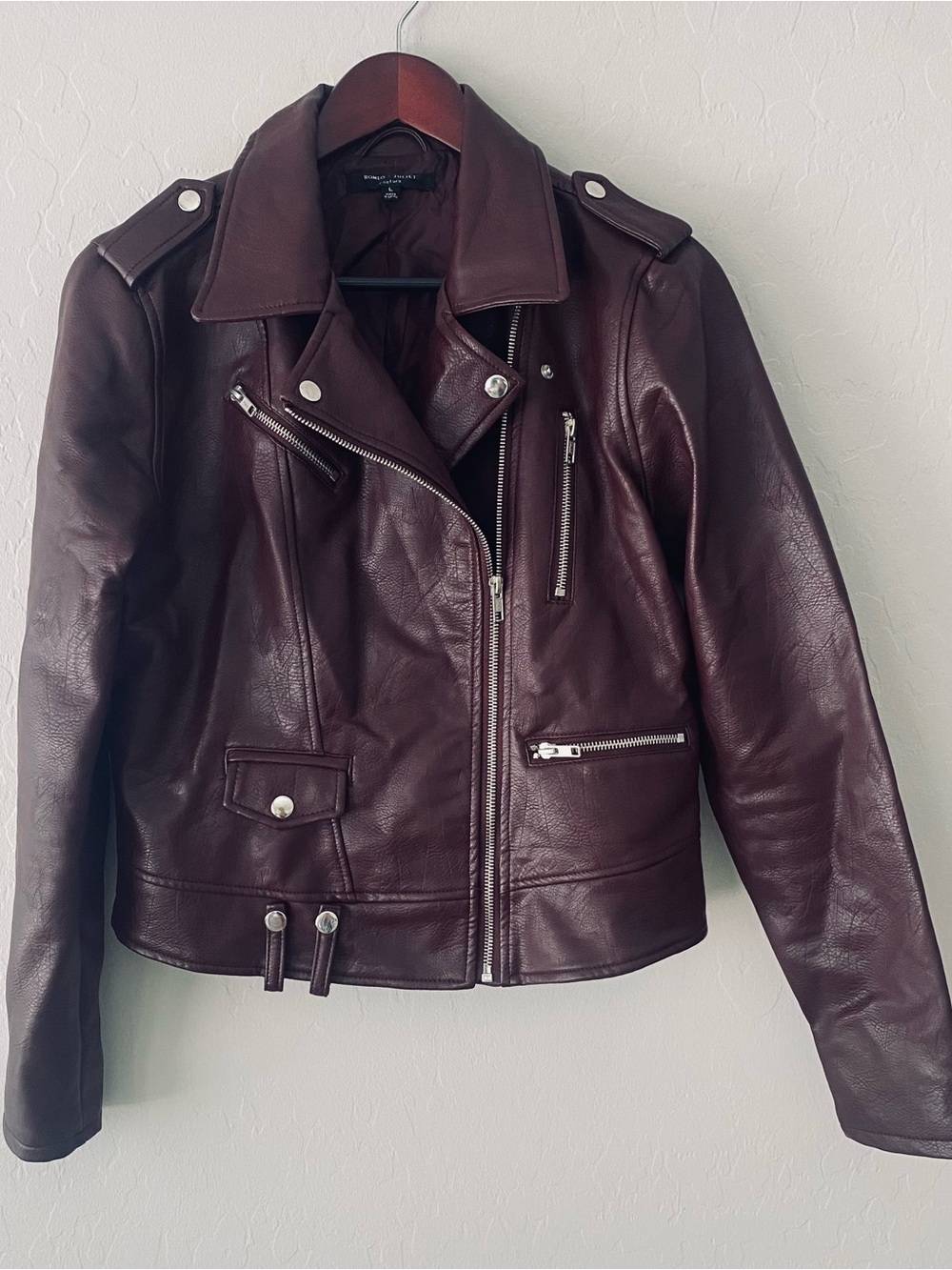 Romeo & Juliet Couture Women's Burgundy Leather Moto Jacket